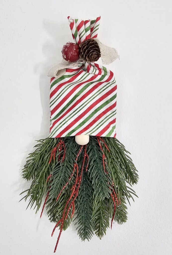 easy dollar tree Christmas crafts